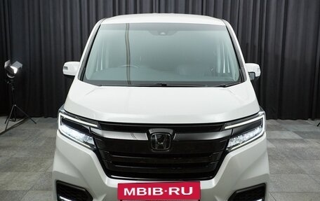 Honda Stepwgn IV, 2019 год, 2 250 000 рублей, 2 фотография