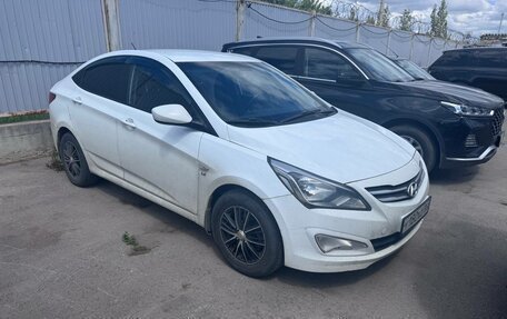 Hyundai Solaris II рестайлинг, 2015 год, 878 000 рублей, 4 фотография