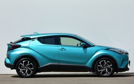 Toyota C-HR I рестайлинг, 2016 год, 1 750 000 рублей, 6 фотография