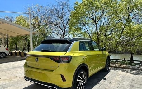Volkswagen T-Roc I, 2022 год, 1 650 000 рублей, 3 фотография