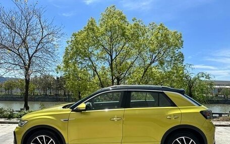 Volkswagen T-Roc I, 2022 год, 1 650 000 рублей, 6 фотография