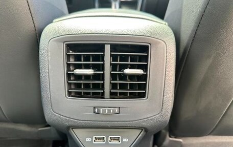 Volkswagen T-Roc I, 2022 год, 1 650 000 рублей, 21 фотография