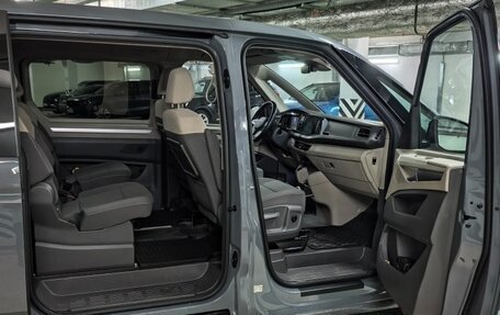 Volkswagen Multivan, 2022 год, 5 300 000 рублей, 7 фотография
