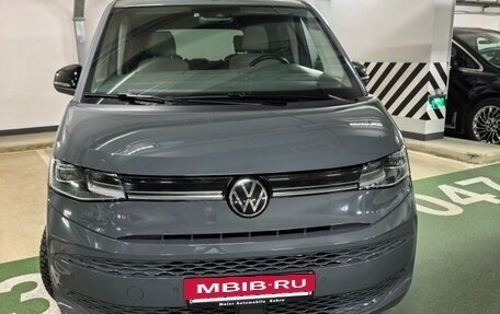 Volkswagen Multivan, 2022 год, 5 300 000 рублей, 8 фотография