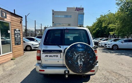 Toyota Land Cruiser 100 рестайлинг 2, 2006 год, 2 859 000 рублей, 8 фотография