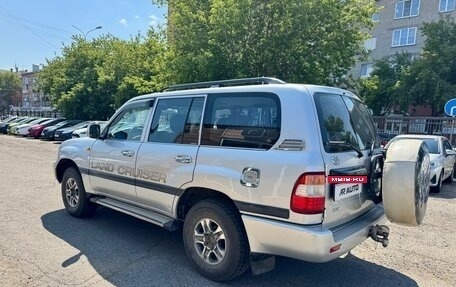 Toyota Land Cruiser 100 рестайлинг 2, 2006 год, 2 859 000 рублей, 6 фотография