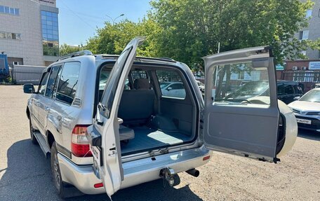 Toyota Land Cruiser 100 рестайлинг 2, 2006 год, 2 859 000 рублей, 11 фотография