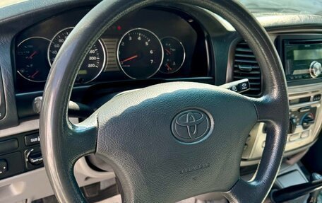 Toyota Land Cruiser 100 рестайлинг 2, 2006 год, 2 859 000 рублей, 14 фотография