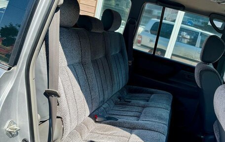 Toyota Land Cruiser 100 рестайлинг 2, 2006 год, 2 859 000 рублей, 24 фотография