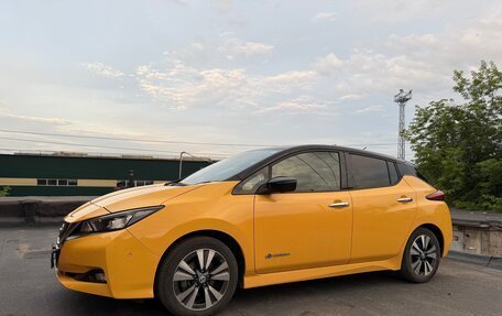 Nissan Leaf II, 2018 год, 1 599 000 рублей, 2 фотография