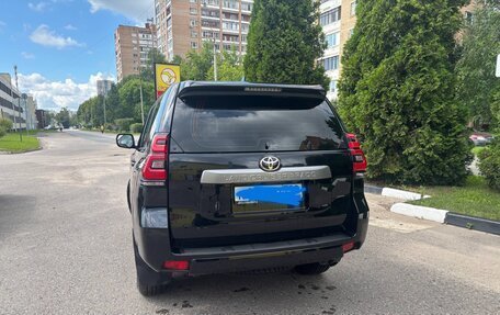 Toyota Land Cruiser Prado 150 рестайлинг 2, 2018 год, 4 700 000 рублей, 5 фотография