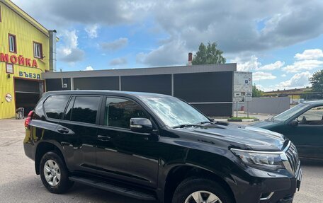 Toyota Land Cruiser Prado 150 рестайлинг 2, 2018 год, 4 700 000 рублей, 6 фотография