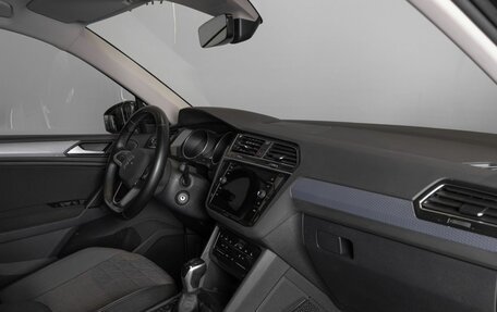 Volkswagen Tiguan II, 2021 год, 3 068 524 рублей, 7 фотография