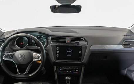 Volkswagen Tiguan II, 2021 год, 3 068 524 рублей, 6 фотография