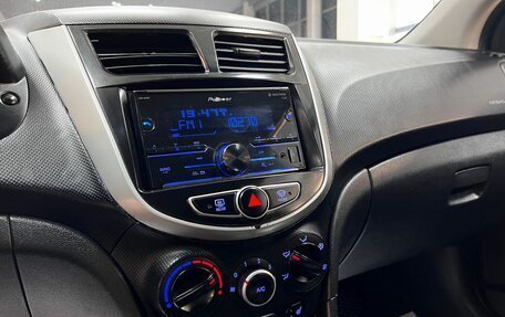 Hyundai Solaris II рестайлинг, 2012 год, 695 000 рублей, 16 фотография