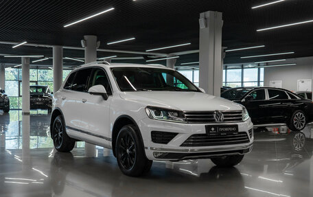 Volkswagen Touareg III, 2015 год, 2 990 000 рублей, 2 фотография