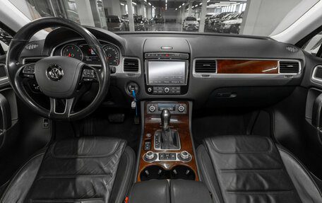 Volkswagen Touareg III, 2015 год, 2 990 000 рублей, 8 фотография