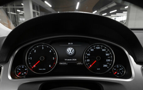 Volkswagen Touareg III, 2015 год, 2 990 000 рублей, 11 фотография