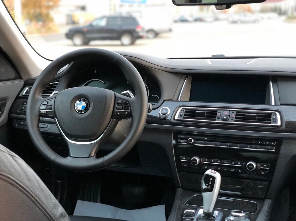 BMW 7 серия F01-F04 рестайлинг, 2014 год, 670 000 рублей, 2 фотография