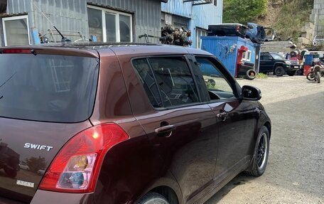 Suzuki Swift III, 2010 год, 700 000 рублей, 2 фотография
