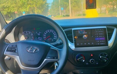 Hyundai Solaris II рестайлинг, 2018 год, 1 150 000 рублей, 8 фотография