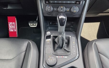 Volkswagen Tiguan II, 2019 год, 3 650 000 рублей, 12 фотография
