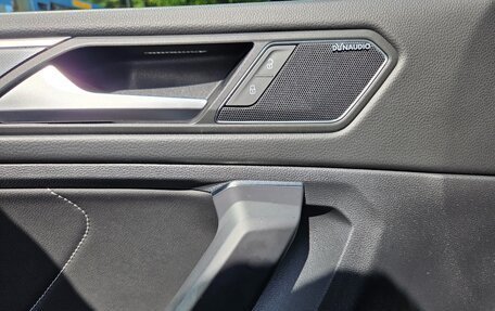 Volkswagen Tiguan II, 2019 год, 3 650 000 рублей, 24 фотография