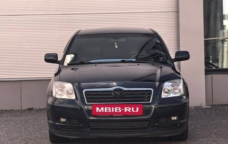 Toyota Avensis III рестайлинг, 2004 год, 677 000 рублей, 2 фотография