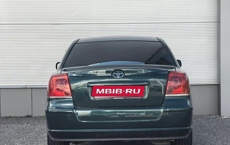 Toyota Avensis III рестайлинг, 2004 год, 677 000 рублей, 3 фотография