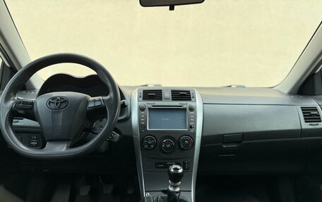 Toyota Corolla, 2011 год, 890 000 рублей, 8 фотография