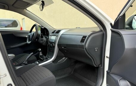Toyota Corolla, 2011 год, 890 000 рублей, 13 фотография