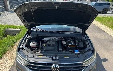 Volkswagen Tiguan II, 2021 год, 2 900 000 рублей, 10 фотография