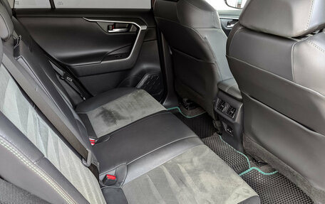 Toyota RAV4, 2023 год, 3 750 000 рублей, 17 фотография