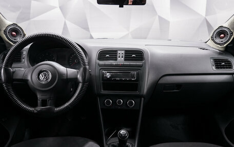 Volkswagen Polo VI (EU Market), 2012 год, 696 000 рублей, 2 фотография