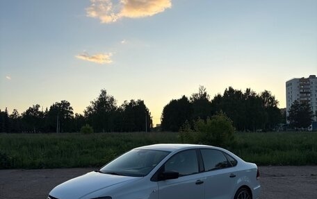 Volkswagen Polo VI (EU Market), 2016 год, 780 000 рублей, 4 фотография