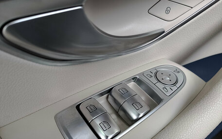 Mercedes-Benz E-Класс, 2020 год, 4 500 000 рублей, 28 фотография
