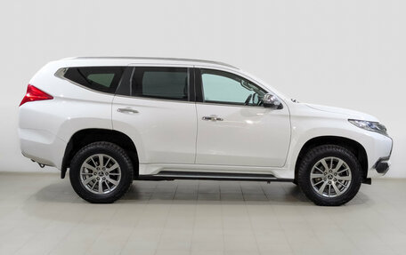 Mitsubishi Pajero Sport III рестайлинг, 2018 год, 3 095 000 рублей, 4 фотография
