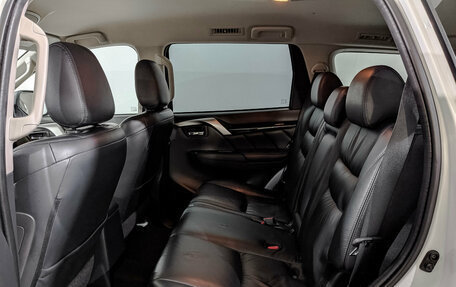 Mitsubishi Pajero Sport III рестайлинг, 2018 год, 3 095 000 рублей, 17 фотография