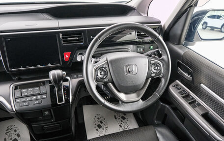 Honda Stepwgn IV, 2019 год, 2 299 000 рублей, 10 фотография
