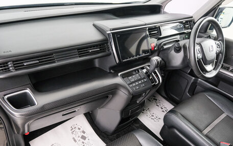 Honda Stepwgn IV, 2019 год, 2 299 000 рублей, 13 фотография