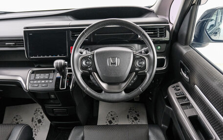 Honda Stepwgn IV, 2019 год, 2 299 000 рублей, 15 фотография
