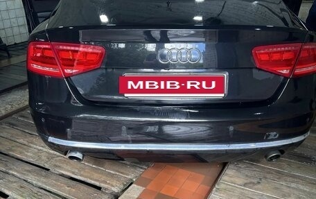 Audi A8, 2012 год, 1 300 000 рублей, 3 фотография