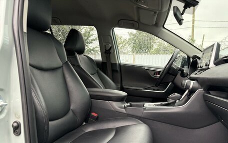Toyota RAV4, 2019 год, 3 490 000 рублей, 10 фотография