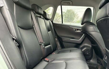 Toyota RAV4, 2019 год, 3 490 000 рублей, 9 фотография