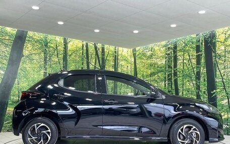 Toyota Yaris, 2023 год, 940 300 рублей, 5 фотография