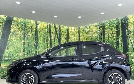 Toyota Yaris, 2023 год, 940 300 рублей, 9 фотография