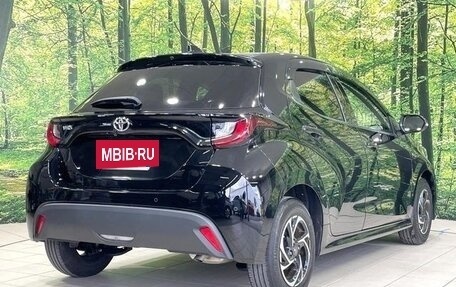 Toyota Yaris, 2023 год, 940 300 рублей, 6 фотография