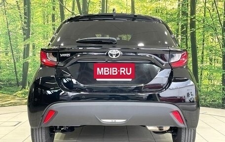 Toyota Yaris, 2023 год, 940 300 рублей, 7 фотография