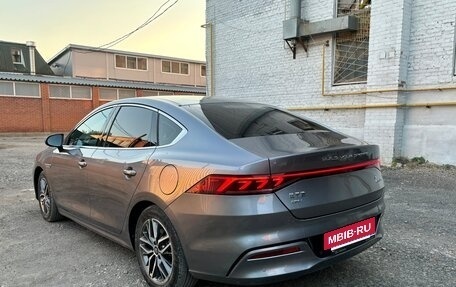 BYD Qin, 2022 год, 2 400 000 рублей, 10 фотография