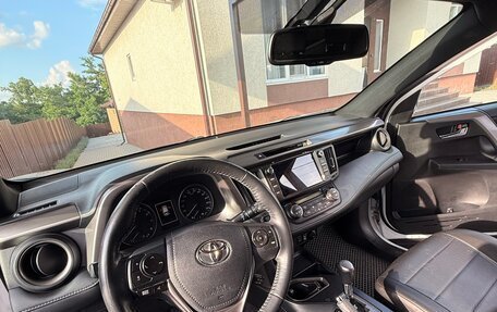 Toyota RAV4, 2019 год, 2 800 000 рублей, 5 фотография